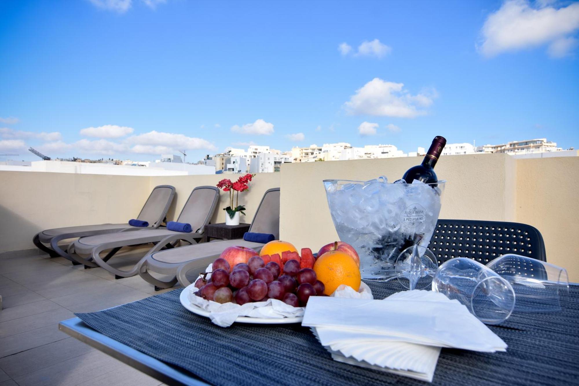Blubay Apartments By St Hotels Gzira Luaran gambar