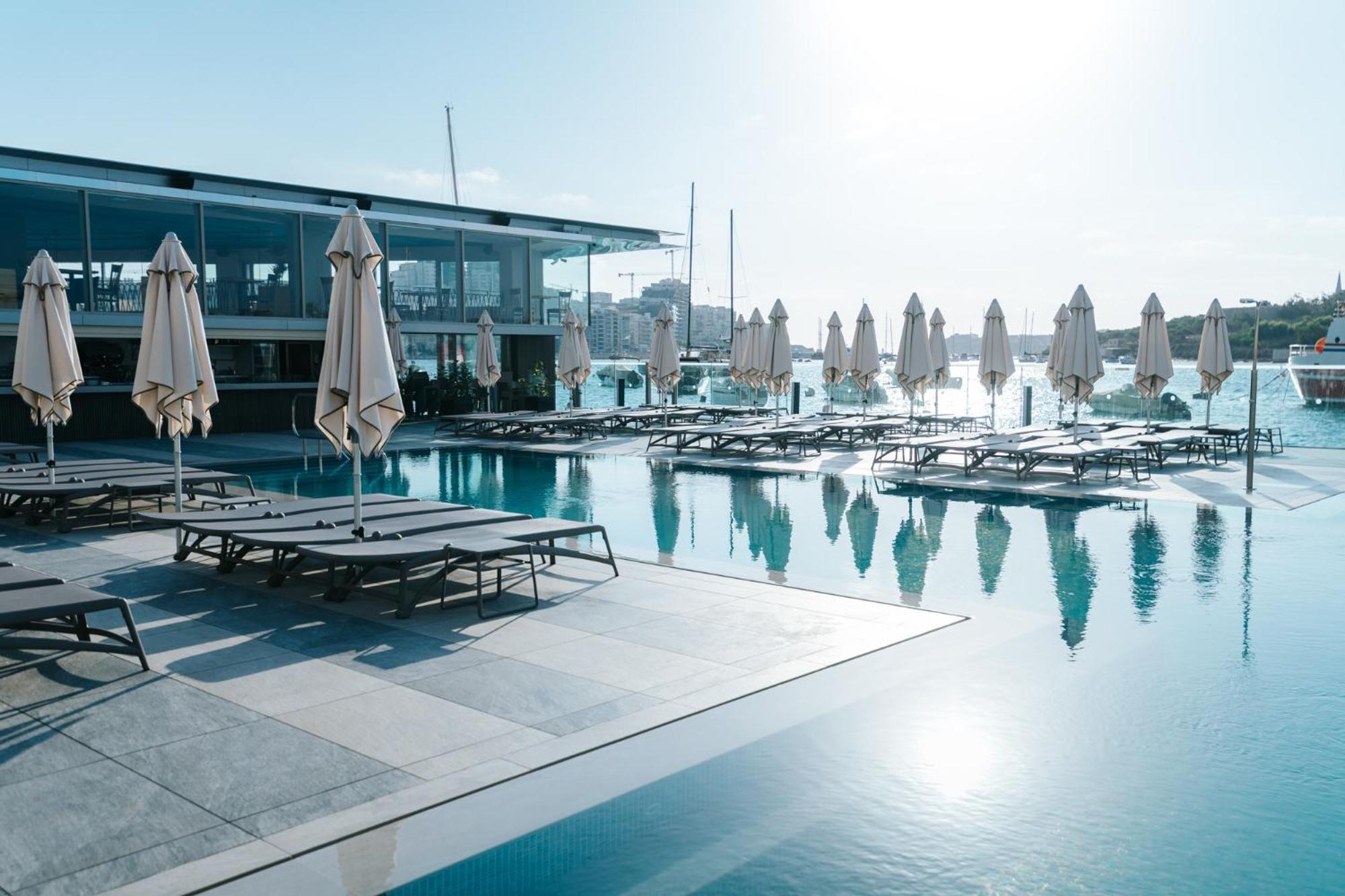 Blubay Apartments By St Hotels Gzira Luaran gambar